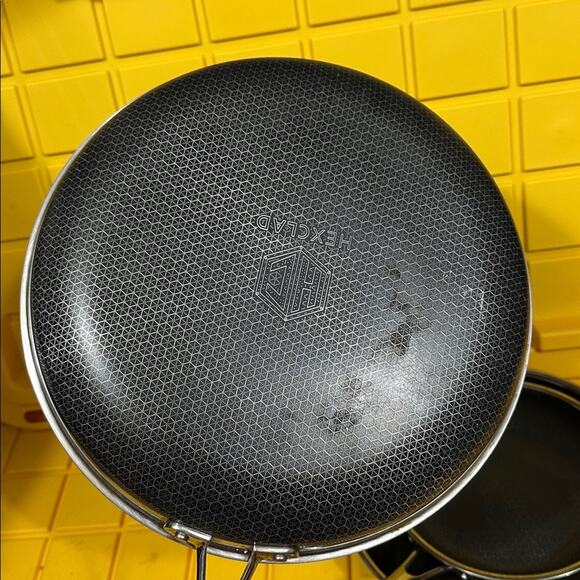 HEXCLAD 3 Piece Nonstick Stainless Steel Frying Pan Set 8,10 12” $400 - Picture 3 of 7
